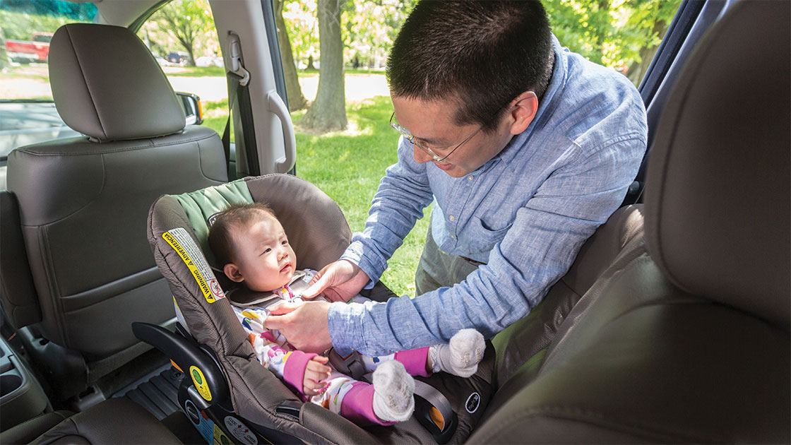 Latch child clearance seat